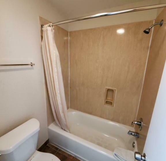 חדר סטנדרט עם מיטת קינג, River Inn Motel