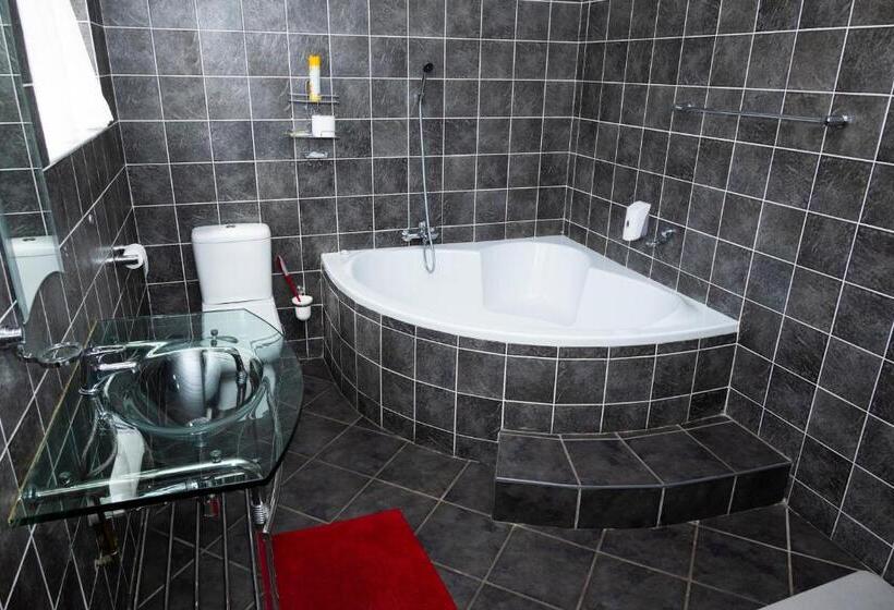 Quarto Familiar, Faces Guesthouse La Provance