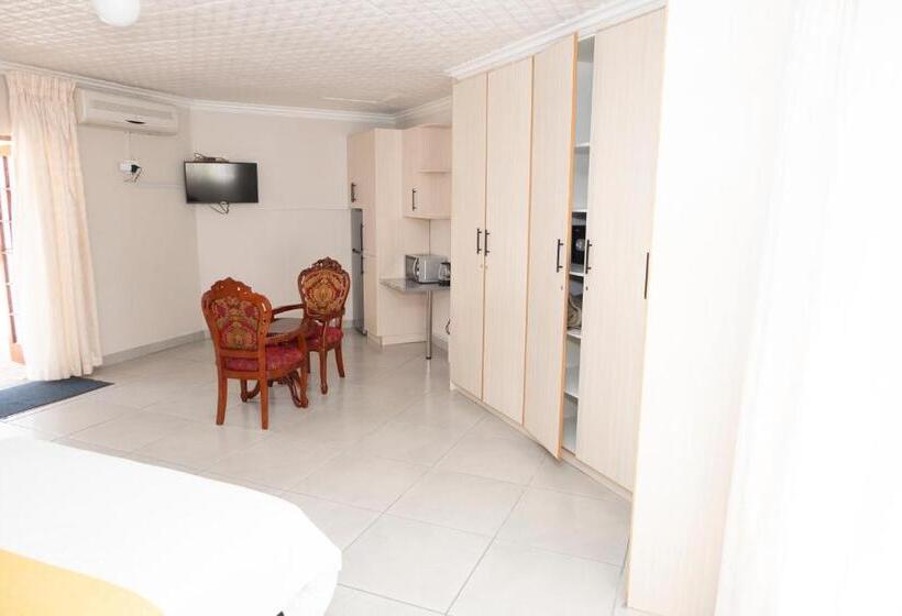 Quarto Familiar, Faces Guesthouse La Provance