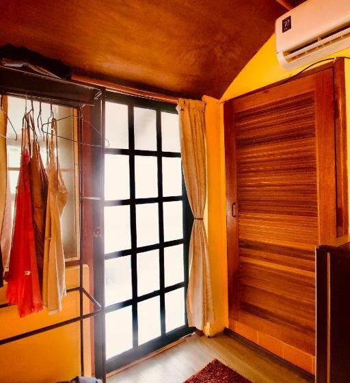 Quarto Estandar Cama King, Havana Nights Phi Phi
