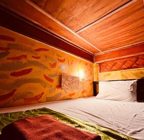 Quarto Estandar Cama King, Havana Nights Phi Phi