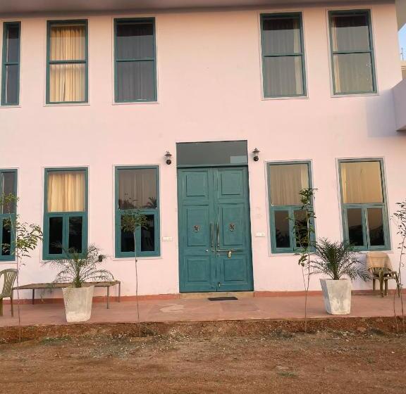 Люкс 2 Спальни, Srivan Homestay
