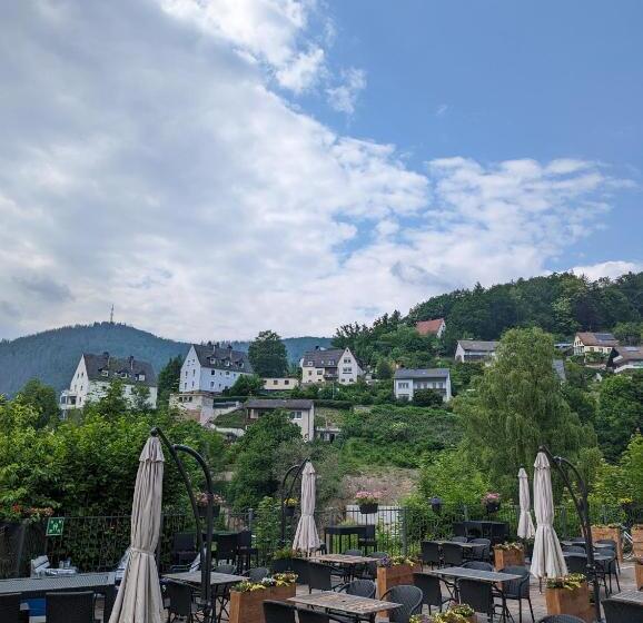 标准三人间, Gästehaus Altena
