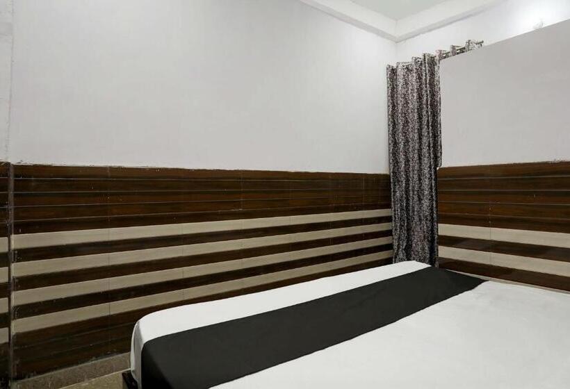 Трехместный Номер Классика, Midtown Guest House