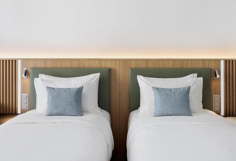 Номер Премиум Вид на Город, Courtyard By Marriott Biel Bienne