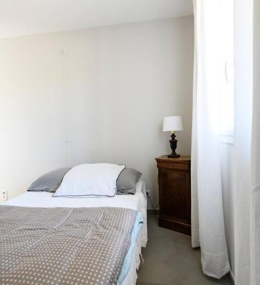 Номер Стандарт, Room In A Farmhouse   Private Bathroom   By Feelluxuryholidays