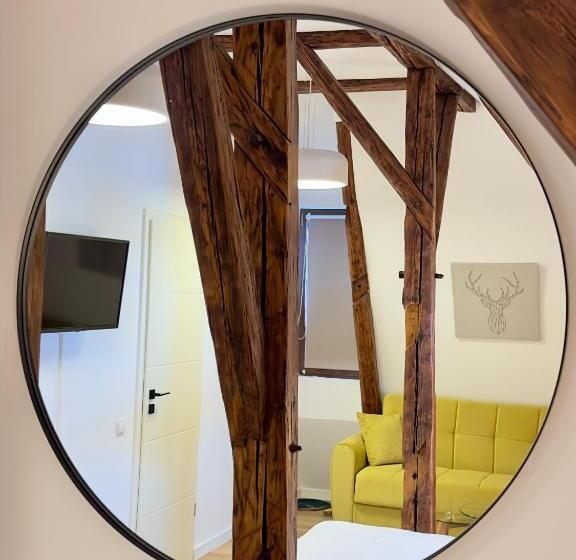 اتاق لوکس با تخت بزرگ, Townhouse Boutique