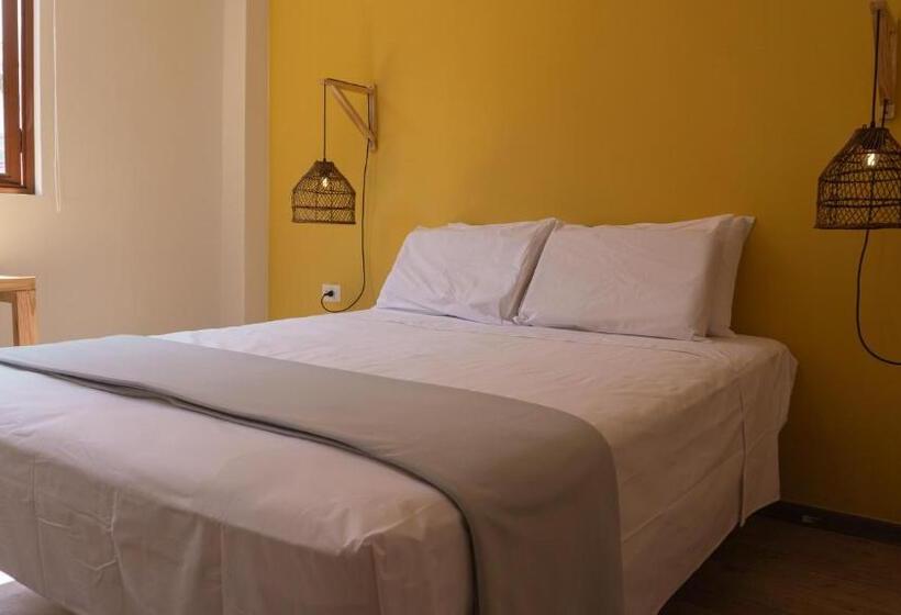 اتاق استاندارد با سرویس بهداشتی مشترک, Viajero Huacachina Hostel