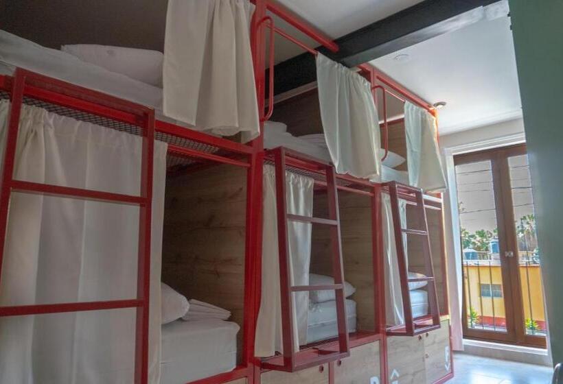 تختخواب در اتاق مشترک, Viajero Huacachina Hostel