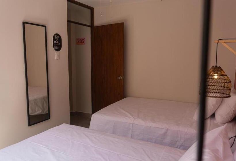 اتاق استاندارد با سرویس بهداشتی مشترک, Viajero Huacachina Hostel