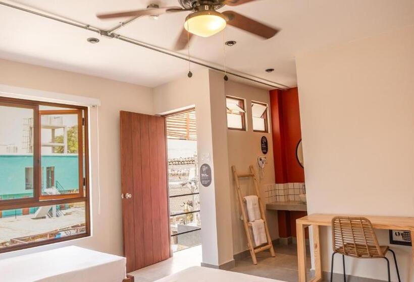 اتاق لوکس سه تخته, Viajero Huacachina Hostel