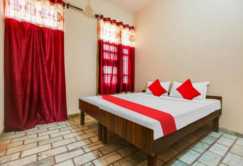 Трехместный Номер Классика, Oyo Flagship 81203 Hotel Moonlight