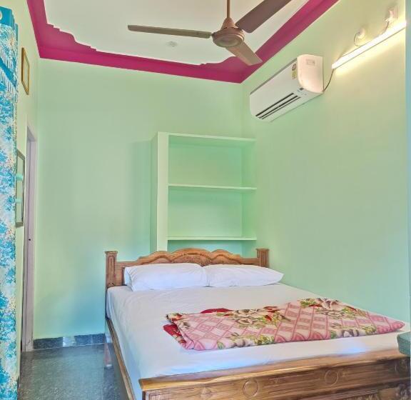 Номер Стандарт с Балконом, Liya Guest House