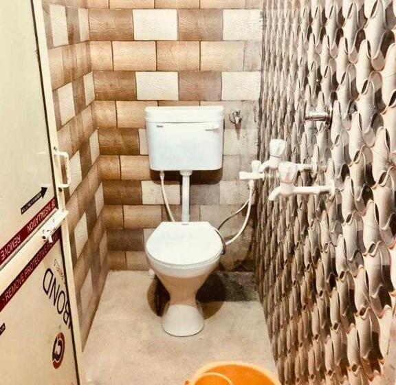 اتاق کلاسیک سه تخته, Oyo The Bliss Guest House & Restaurant