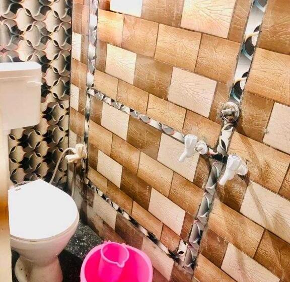 اتاق کلاسیک سه تخته, Oyo The Bliss Guest House & Restaurant