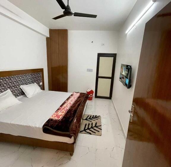 חדר קלאסי לשלושה, Oyo Hotel Sagar Presidency
