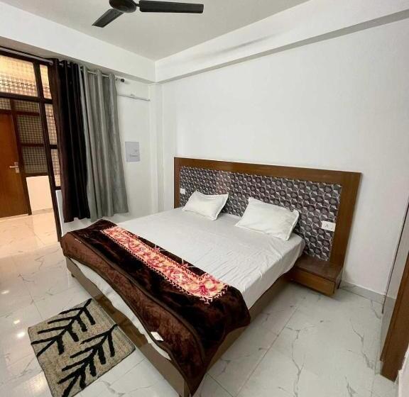 חדר קלאסי לשלושה, Oyo Hotel Sagar Presidency
