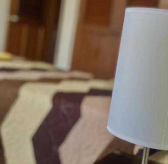 اتاق اکونومی, Residencia Monterrico
