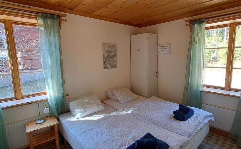 Семейный Номер, Skålsjögården Timber Lodge