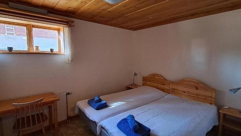 Family Room, Skålsjögården Timber Lodge