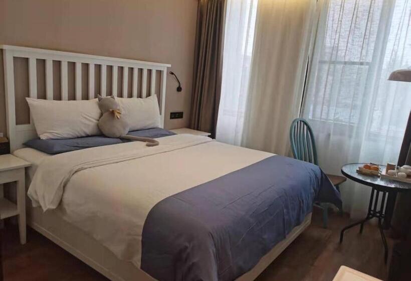 Quarto Estandar, 银座精宿泰安方特店
