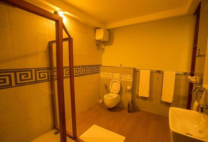 سوییت لوکس, Amani Safari Lodge And Restaurant