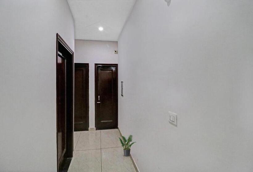 اتاق کلاسیک سه تخته, Oyo Flagship Hotel Royal Inn