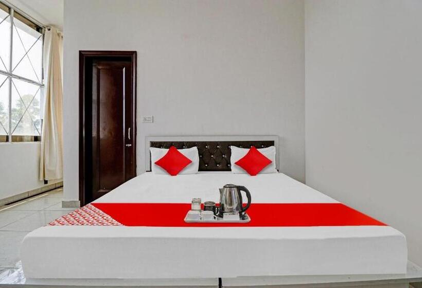 اتاق کلاسیک سه تخته, Oyo Flagship Hotel Royal Inn