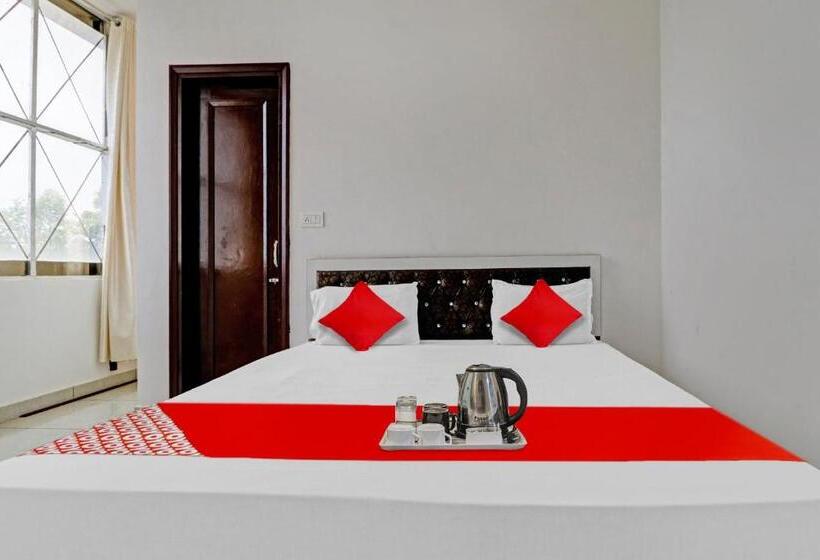 اتاق کلاسیک سه تخته, Oyo Flagship Hotel Royal Inn