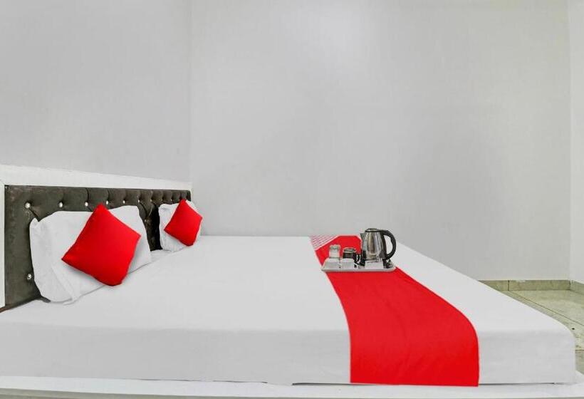 اتاق کلاسیک سه تخته, Oyo Flagship Hotel Royal Inn