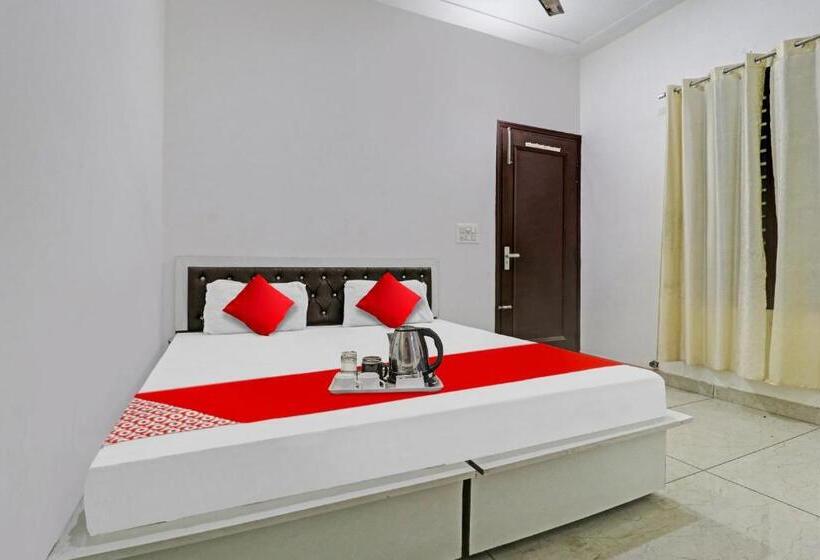 اتاق کلاسیک سه تخته, Oyo Flagship Hotel Royal Inn