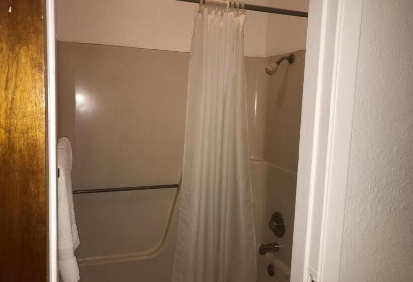 חדר סטנדרט שתי מיטות זוגיות, Luxury Inn