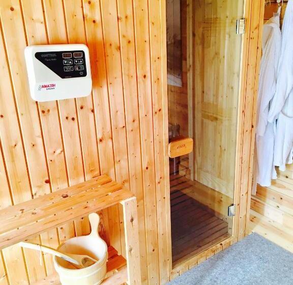 샬레, Chalet Free Sauna & Spa Superking Bed
