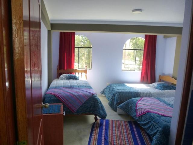 חדר משפחתי, Humberto Guest House