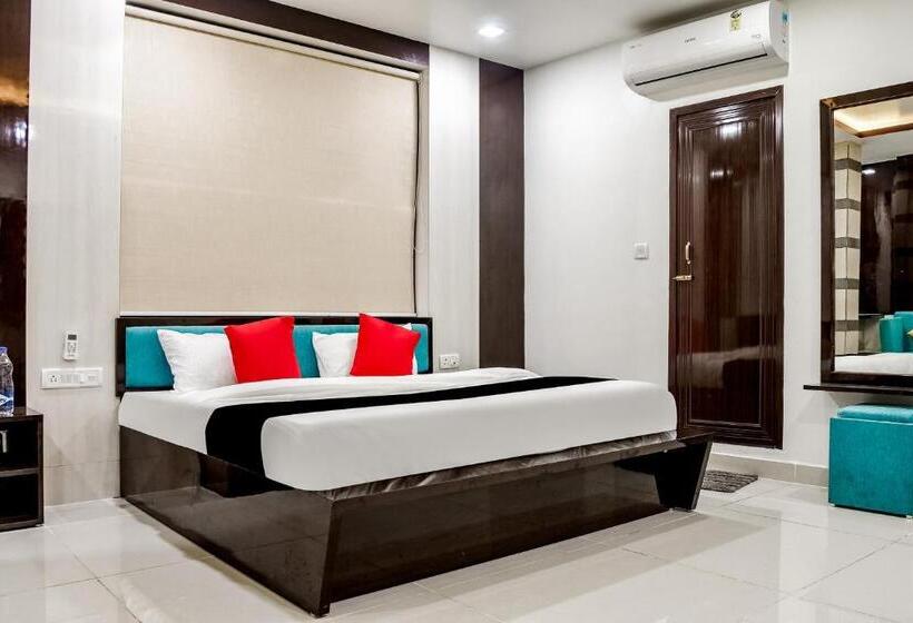 اتاق لوکس, Capital O Hotel Komal Palace