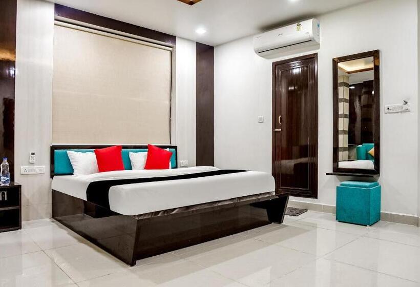 اتاق لوکس, Capital O Hotel Komal Palace