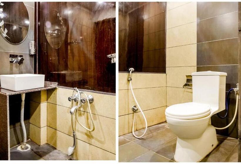 سوییت, Capital O Hotel Komal Palace