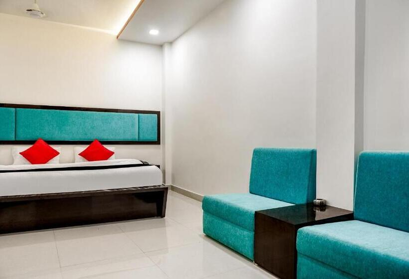 سوییت, Capital O Hotel Komal Palace