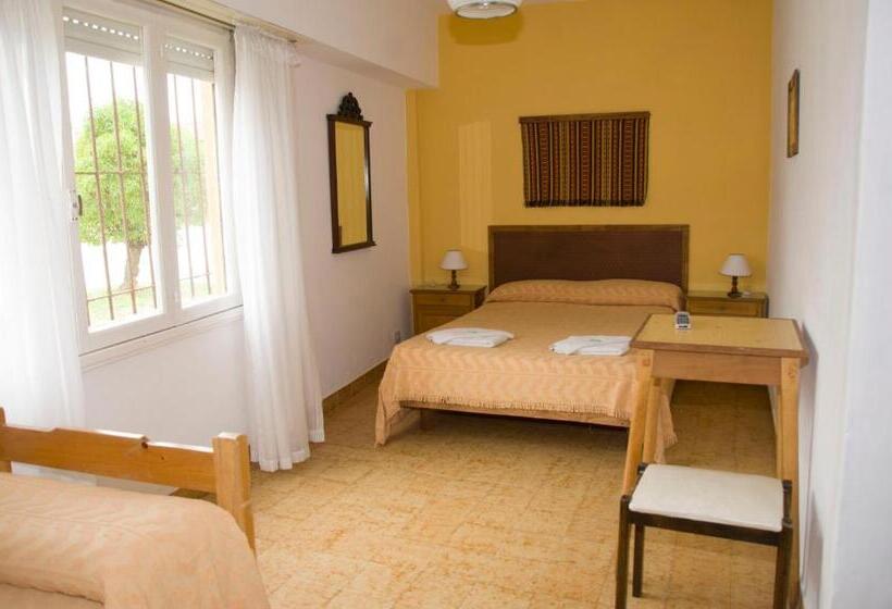 חדר סטנדרט לשלושה, Arenas Y Apartamentos