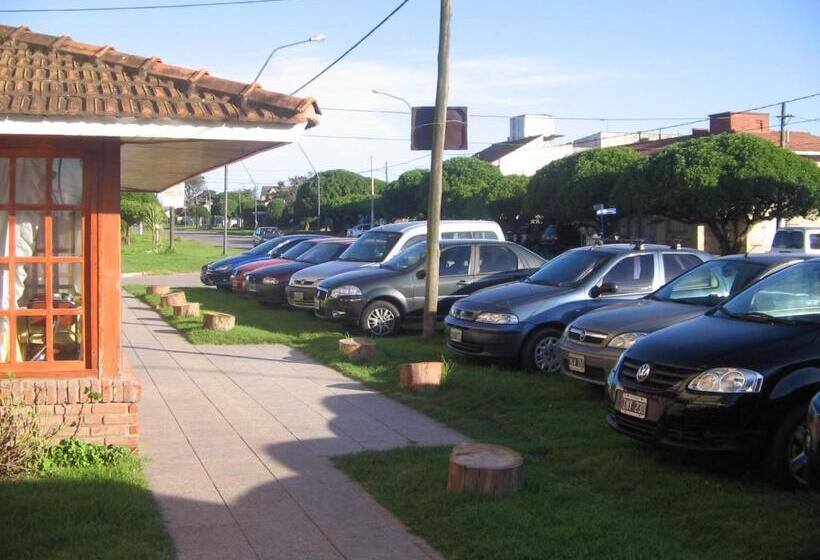 חדר סטנדרט לארבעה, Arenas Y Apartamentos