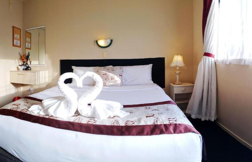 سوئیت 2 خوابه, Aurora City Suites Motel
