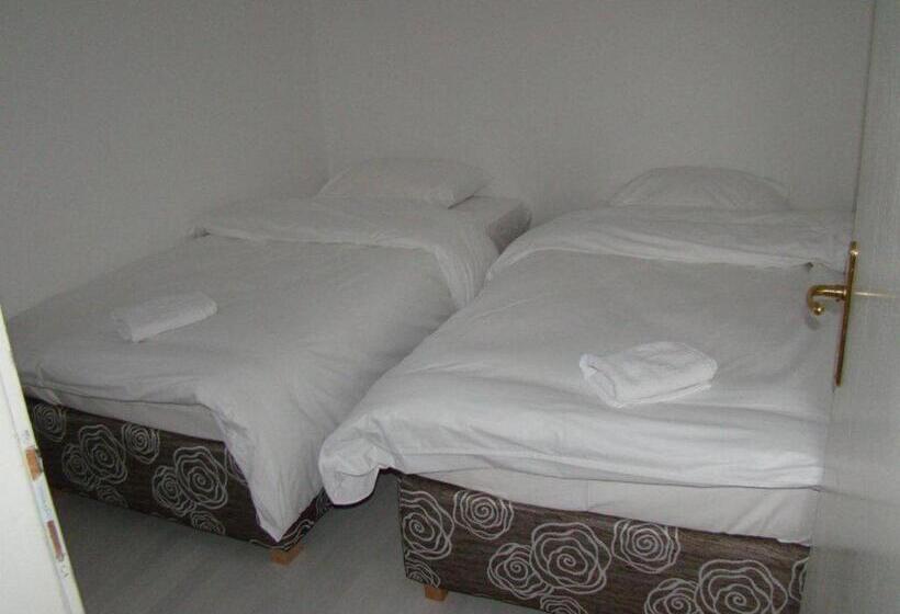 سوییت, Guest House Zamak