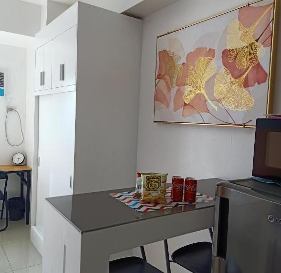 استودیوی استاندارد, Condo In Bel Air, Makati
