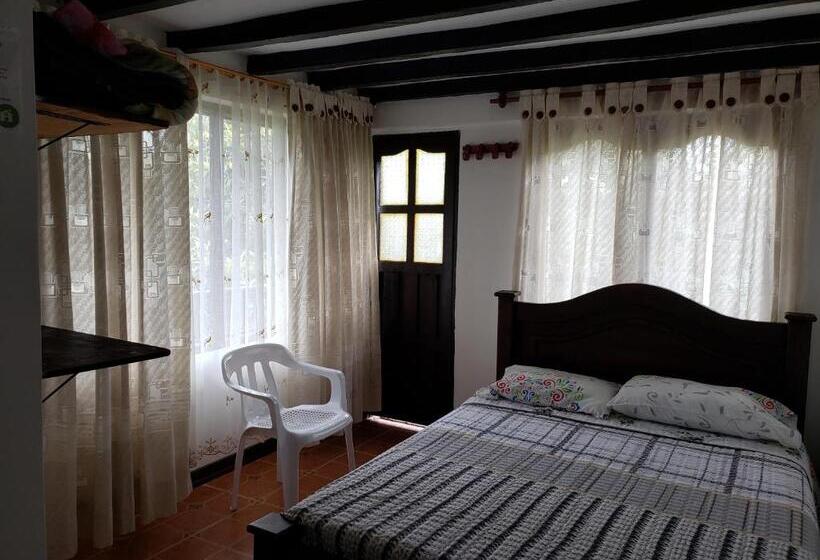 Номер Стандарт с Балконом, Hostal Pachamama