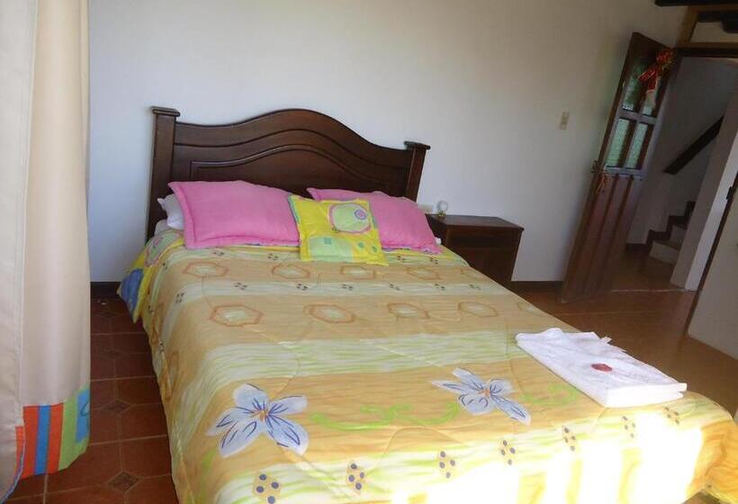 Номер Стандарт с Балконом, Hostal Pachamama