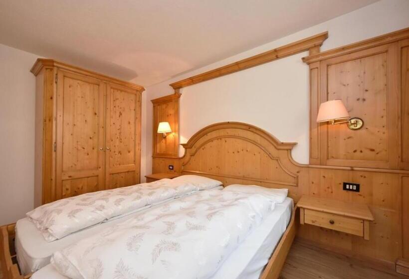 Apartamento 1 Dormitório com Sacada, Villa Mirabell