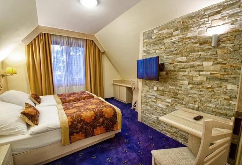 Четырехместный Номер Deluxe, Toporów