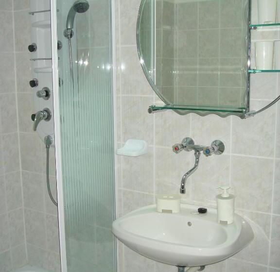 Студия Стандарт, Róza Hotel és Apartmanház
