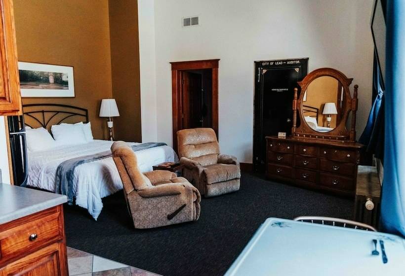 Студия Deluxe, Town Hall Inn