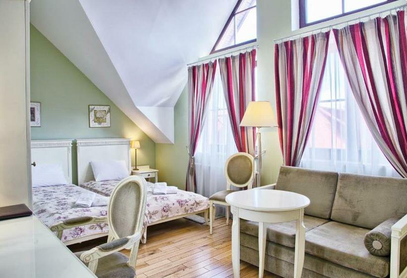 Номер Стандарт Трехместный, Villa Estera   Hotel & Restauracja
